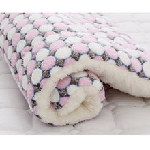 Cargar imagen en el visor de la galería, Soft Eco-Friendly Flannel Dog and Cat Mat Bed - Pets R Kings